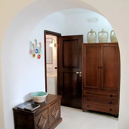 Trullo Vecchio Olivo *